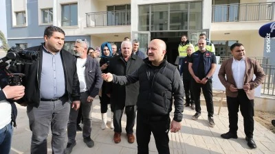 Adıyaman Valisi Varol, yapımı s&uuml;ren kalıcı konutları gezdi