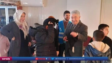 Afetzedelere kışlık kıyafet yardımı