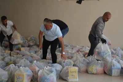 Ailelere bayram i&ccedil;in koli hazırladı