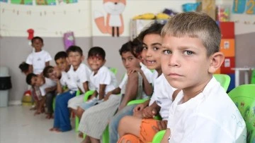 Ailesi fındık bah&ccedil;esinde &ccedil;alışan &ccedil;ocuklar, g&ouml;n&uuml;ll&uuml; &ouml;ğretmenler eşliğinde eğlenip &ouml;ğreniyor