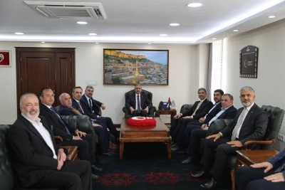 AK Parti Genel Başkan Yardımcısı Sırakaya, Mardin'de ziyaretlerde bulundu