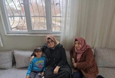 AK Parti&rsquo;li kadınlardan hane ziyaretleri