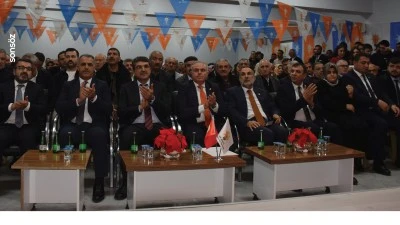 AK Parti, tarihi il&ccedil;ede se&ccedil;ime gitti