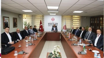Aksu, azınlık vakıflarının temsilcileriyle g&ouml;r&uuml;şt&uuml;