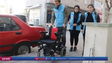 Ak&uuml;l&uuml; sandalye hediye edildi