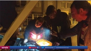Alev alan otomobilde hasar oluştu