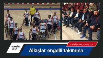 Alkışlar engelli takımına