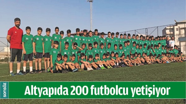 ALTYAPIDA 200 FUTBOLCU YETİŞİYOR
