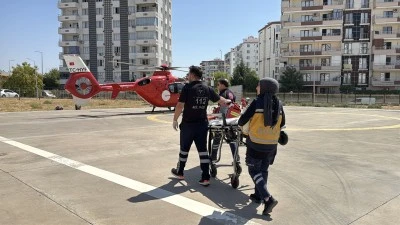 Ambulans helikopter kalp krizi ge&ccedil;iren hasta i&ccedil;in havalandı