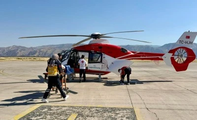 Ambulans helikopter, riskli gebeliği bulunan kadın i&ccedil;in havalandı