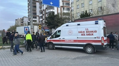 Ambulans ile otomobilin &ccedil;arpışması sonucu 1 kişi yaralandı