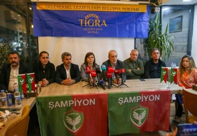 Amedspor y&ouml;netim ve teknik ekip yemekte bir araya geldi
