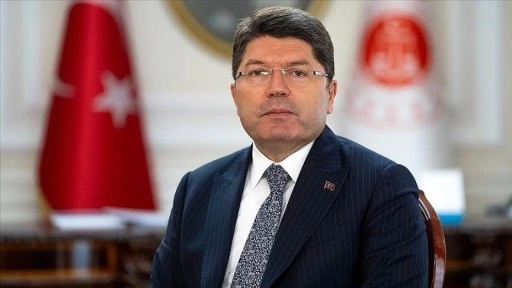 Ankara Adalet Bakanı Yılmaz Tun&ccedil;'tan Sosyal Medya Uyarısı