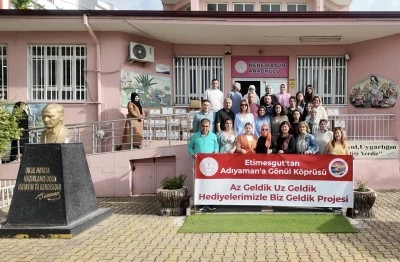 Ankara'daki &ouml;ğretmenlerden Adıyaman'daki &ouml;ğrencilere 4 bin kitap