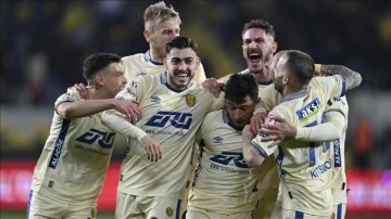 Ankarag&uuml;c&uuml;-Fenerbah&ccedil;e kupa ma&ccedil;ında MKE Ankarag&uuml;c&uuml; farkı a&ccedil;tı!