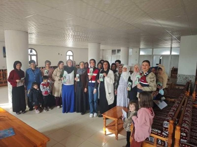 Annelere uyuşturucuyla m&uuml;cadele eğitimi verildi