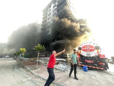 Apartmanda &ccedil;ıkan yangın s&ouml;nd&uuml;r&uuml;ld&uuml;