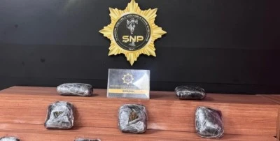 Ara&ccedil;taki valizde 8 kilogram sentetik uyuşturucu ele ge&ccedil;irildi