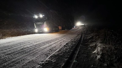 Ardahan-Artvin Karayolunda Buzlanma İ&ccedil;in Uyarı