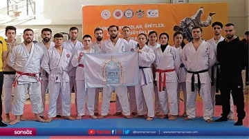 Artuklu Halk Eğitimi Spor Kul&uuml;b&uuml; Alanya'da 32 madalya kazandı
