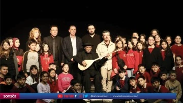 Aşık Veysel'in "insansı robotu" konser verdi