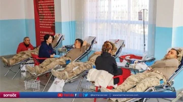 Askeri personelden T&uuml;rk Kızılay'a kan bağışı