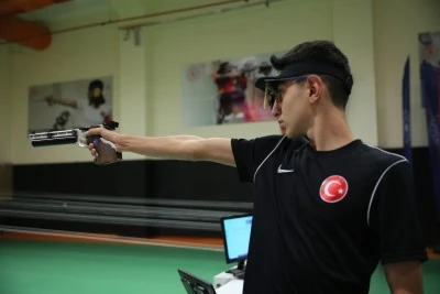 Atıcılıkta bronz madalya sahibi milli sporcu Mahmut İpek&ccedil;ioğlu, Avrupa Gen&ccedil;lik Olimpik Yaz Festivali'ne odaklandı:
