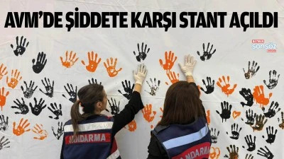 AVM&rsquo;de şiddete karşı stant a&ccedil;ıldı