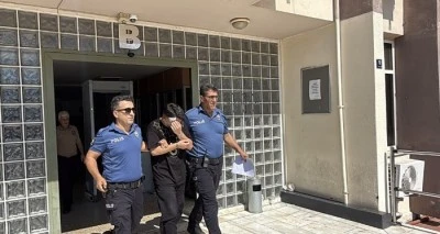 Aydın'da iki otomobilin &ccedil;arpıştığı kazada 1 kişi &ouml;ld&uuml;, 2 kişi yaralandı