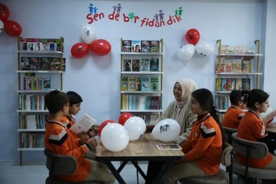 Aydınlı &ccedil;iftin eğitim sevdası Siirt'te k&uuml;t&uuml;phaneye d&ouml;n&uuml;şt&uuml;