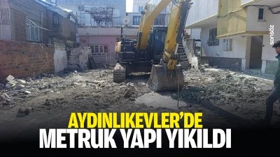 Aydınlıkevler&rsquo;de metruk yapı yıkıldı