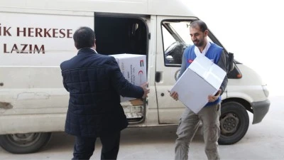 BAE'den Şanlıurfa'daki ihtiya&ccedil; sahibi ailelere gıda kolisi desteği