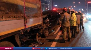 Bağcılar'da tırın altına giren otomobildeki 1 kişi ağır yaralandı