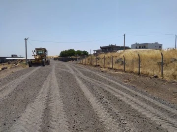 Bağlar Belediyesi'nden yol &ccedil;alışması