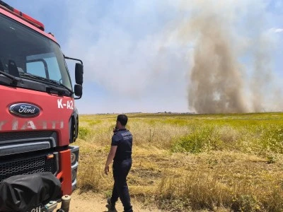 Bah&ccedil;e ve otluk alanda &ccedil;ıkan yangınlar s&ouml;nd&uuml;r&uuml;ld&uuml;