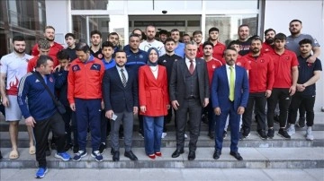 Bakan Bak Ankara'da Spor Tesislerini İnceledi