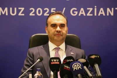 Bakan Kacır, Gaziantep'te sanayicilerle istişare toplantısında konuştu