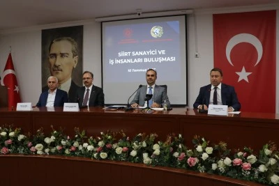 Bakan Kacır, iş insanları ile bir araya geldi