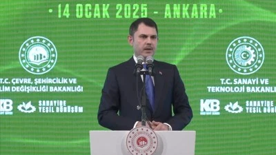 Bakan Kurum: Hem g&uuml;neş hem r&uuml;zgar enerjisi kapasitemizi 4 katına y&uuml;kselteceğiz