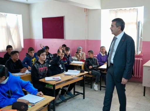 Bakan Tekin&rsquo;de Batman&rsquo;a s&uuml;rpriz ziyaret
