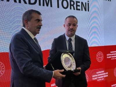 Bakan Tekin Gaziantep'te eğitime katkı sunan hayırseverlerle buluştu