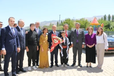 Bakan Yardımcıları Aktaş ve Yılmaz, Şırnak'ın Uludere il&ccedil;esinde temaslarda bulundu