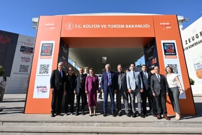 Bakan Yardımcısı Alpaslan GastroAntep K&uuml;lt&uuml;r Yolu Festivali sergilerini ziyaret etti