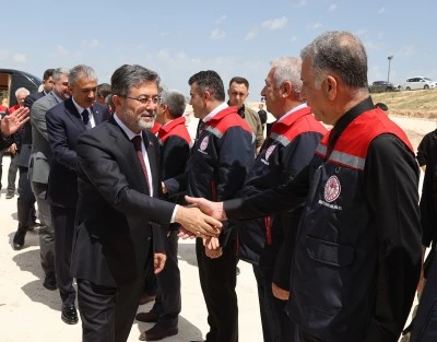 Bakanı Yumaklı, Mardin'de Tuz &Ccedil;alısı &Uuml;retim Tesisi'nde incelemelerde bulundu