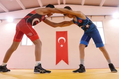 Balkan şampiyonu ağabey rol model oldu, 3 kardeşi onun izinden başarıya y&uuml;r&uuml;yor