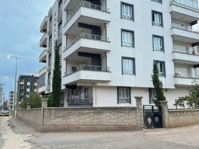 Balkondan d&uuml;şen bebek yaşamını yitirdi