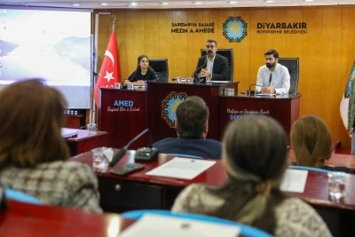 Barcelona&rsquo;daki temaslarına dair meclisi bilgilendirdi