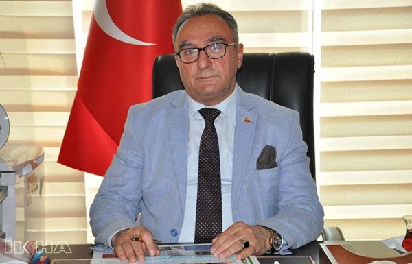 BAŞKAN EKMEN&rsquo;DEN SERT KINAMA