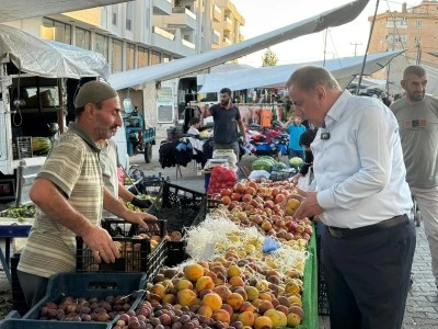 Başkan Veysi Şahin pazar esnafını ziyaret etti