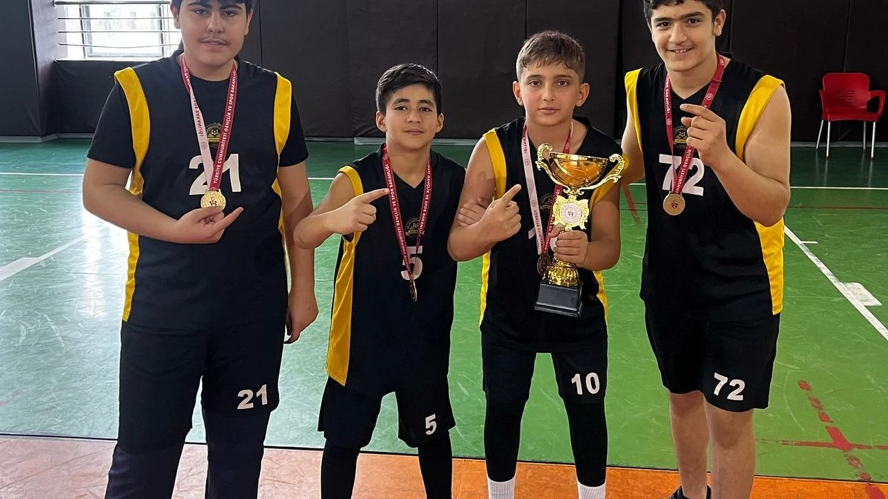 Basketbolda &ccedil;ifte şampiyonluk&hellip;.